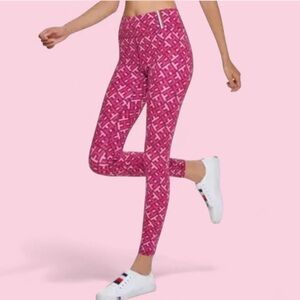⋆˚࿔ Tommy Hilfiger Pink Geometric Leggings ⋆˚࿔